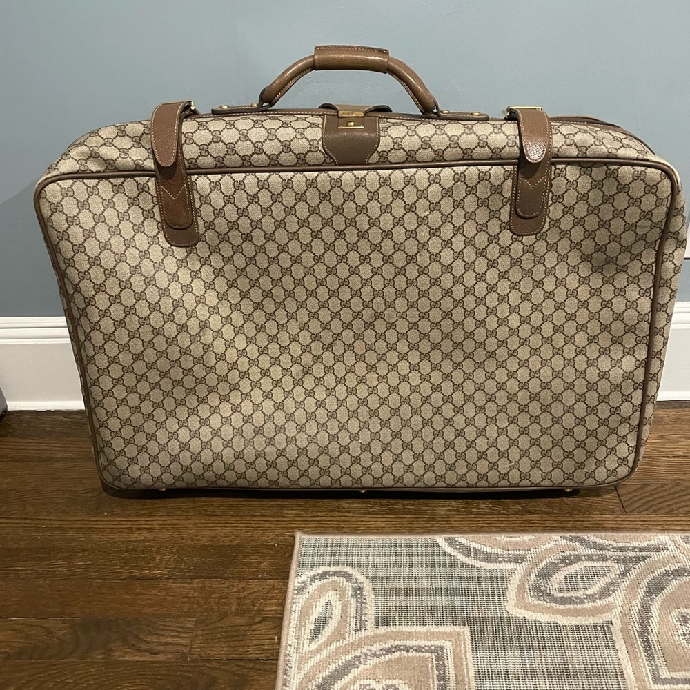 GUCCI LUGGAGE 100% authentic